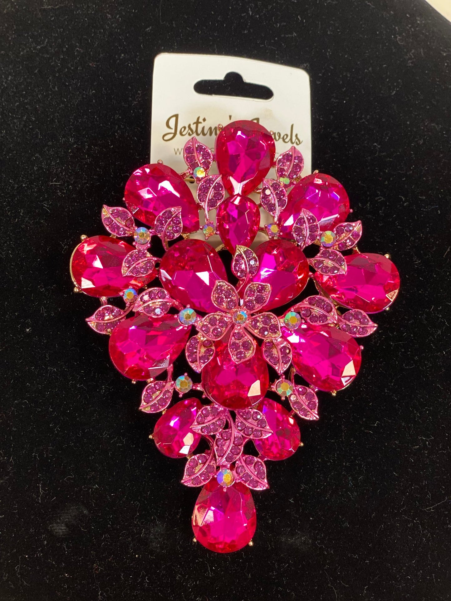 QUEENS BROOCH FUSCHIA